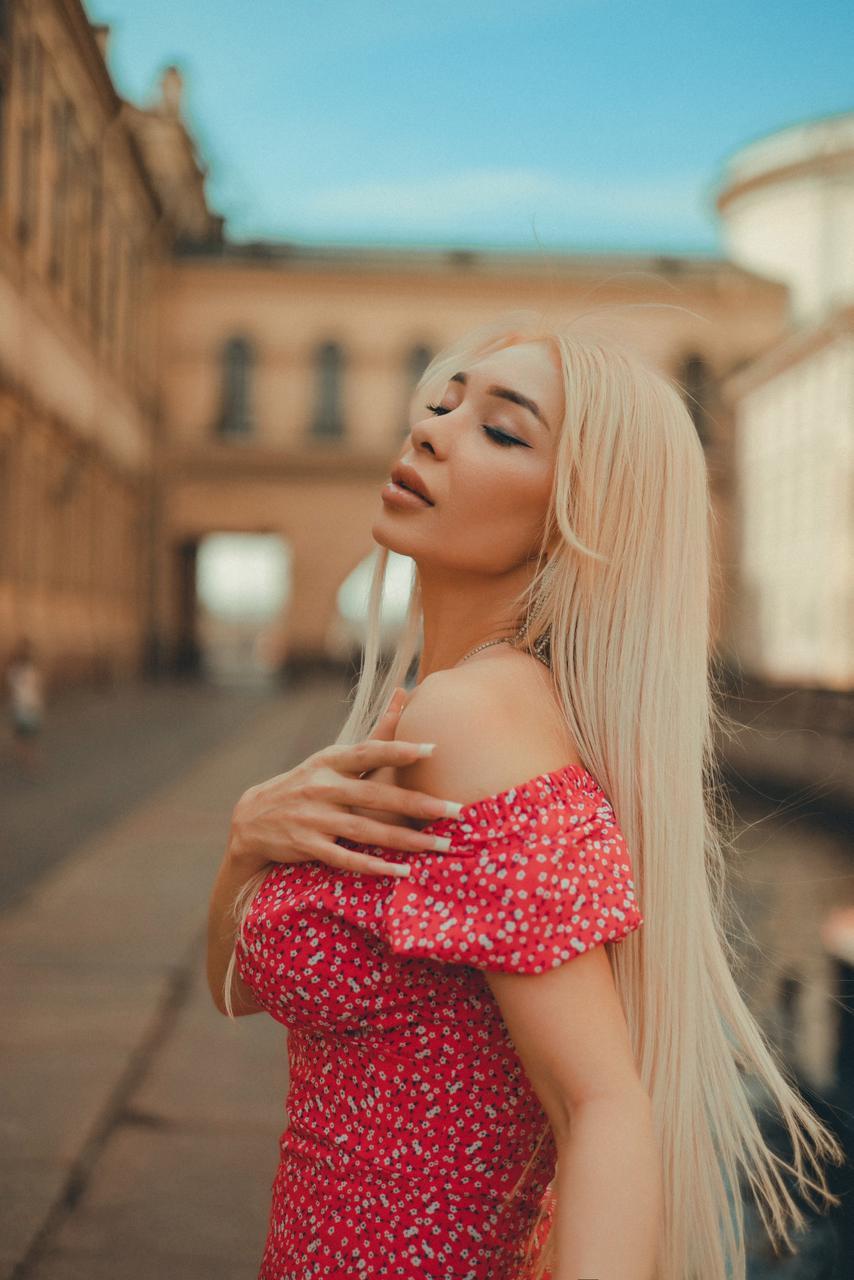 Шлюха Таня Блондинка c 3 размером груди у метро Фрунзенская Питер Фото - 4