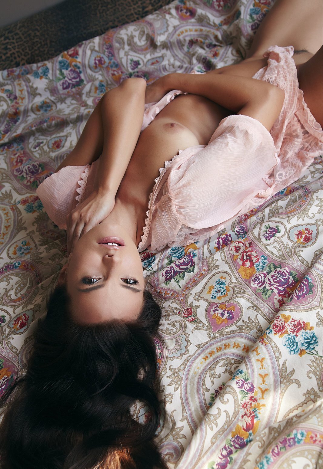 Проститутка Ирочка Брюнетка c 2 размером груди у метро Сенная Площадь СПб Фото - 3