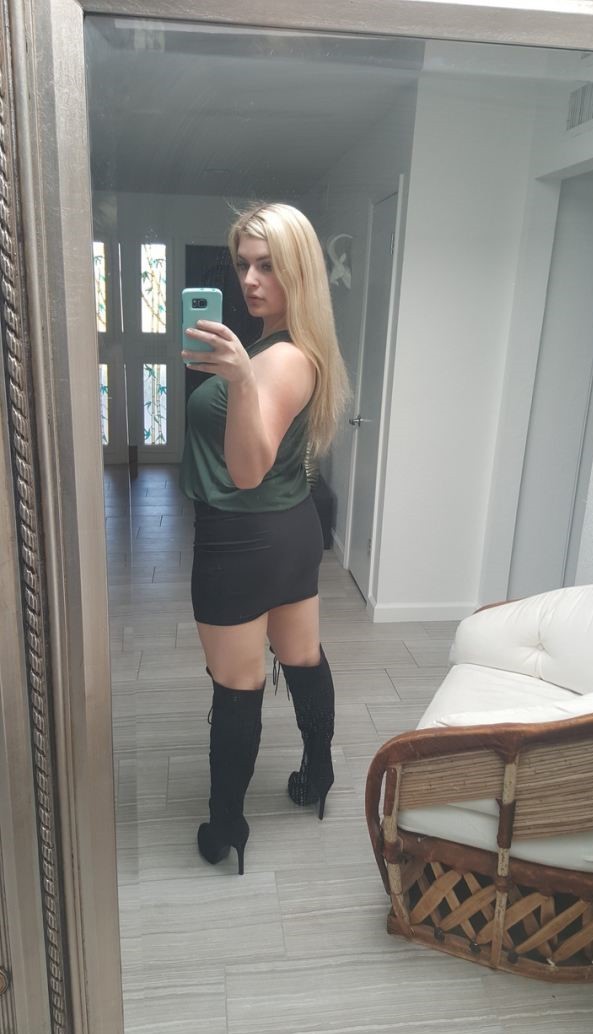 Путана Эля Блондинка c 3 размером груди у метро Парнас Санкт-Петербург Фото - 6