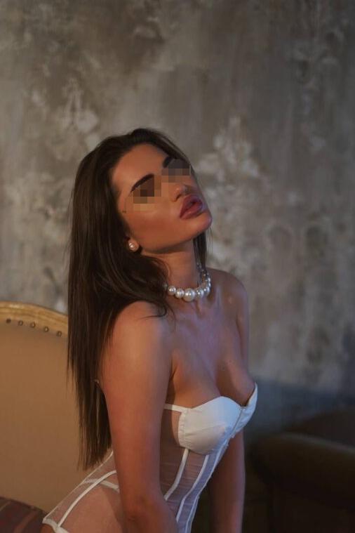 Путана Шарлота Брюнетка c 2 размером груди у метро Ленинский Проспект Санкт-Петербург Фото - 2