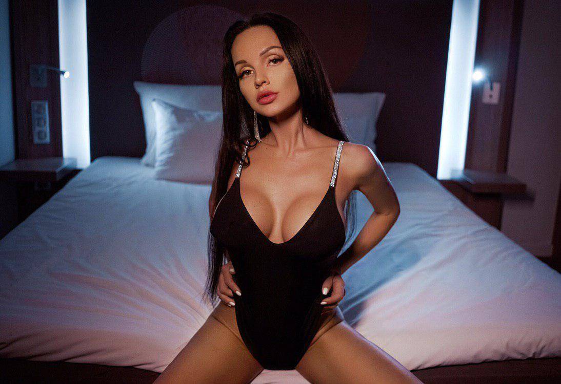 Проститутка индивидуалка Росси Брюнетка c 4 размером груди у метро Горьковская СПб Фото - 6