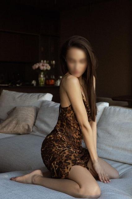 Путана Марта Брюнетка c 3 размером груди у метро Площадь Восстания Санкт-Петербург Фото - 3